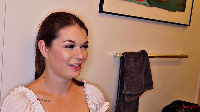 Bdsm slut drinking piss and pussy