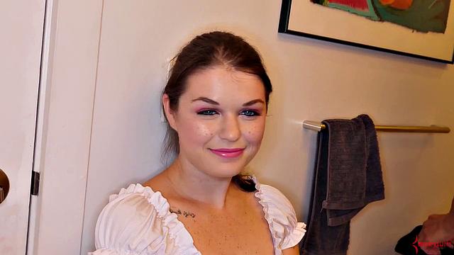 Bdsm slut drinking piss and pussy