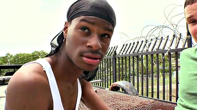 Real Nubian thuggoing gay from straight in outdoor public sex