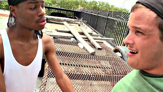 Real Nubian thuggoing gay from straight in outdoor public sex
