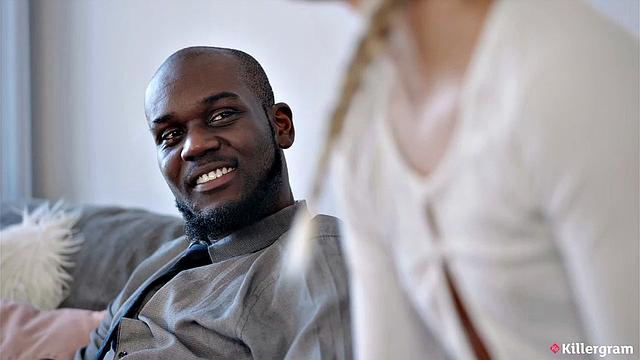 Рианнон Райдер ловит черный хер, в конце заглатывает всё до капли с иронией и апетитом.