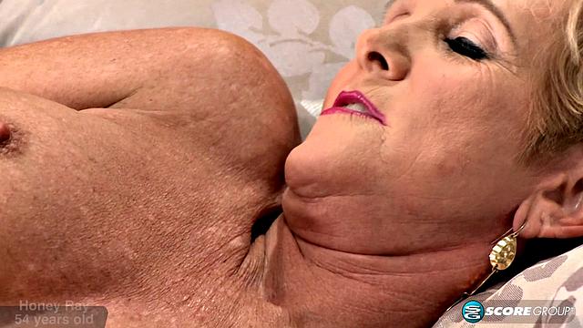 CLASSIC MONDAY: Honey Ray gets her pussy stretched out by monster cock