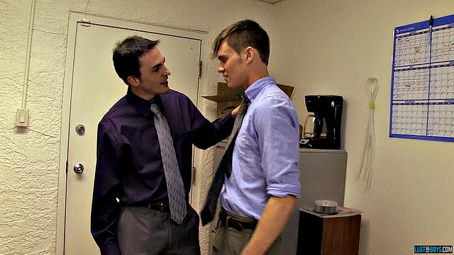 Joey Enjoys Taking Charge - Harrison Ellis &amp;amp; Joey Perelli
