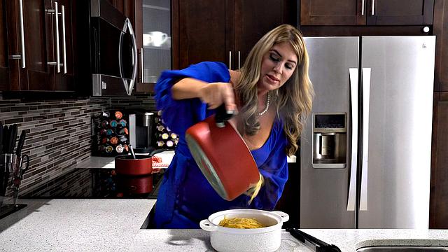 The Corruption of Dakota Burns: Chapter 4