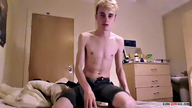 Spurting Brit Twink Load - Harry Alexander