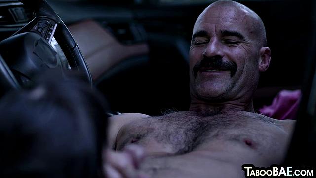 21yo hairy babe pounded outdoors