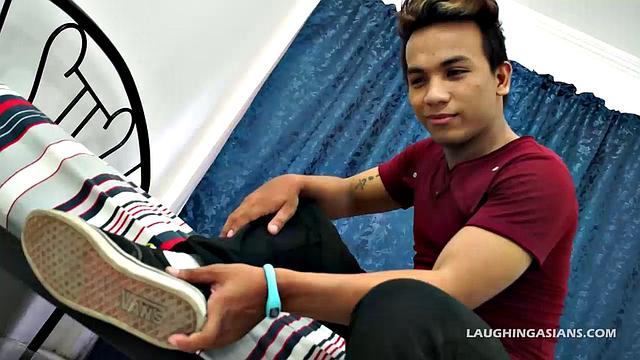 This hunky super cute Asian boy has some perfect Asian male feet. Derik is dark and handsome, so you're going to love this masculine Asian hunk as he slowly removes his shoes and socks up close to the camera for you.