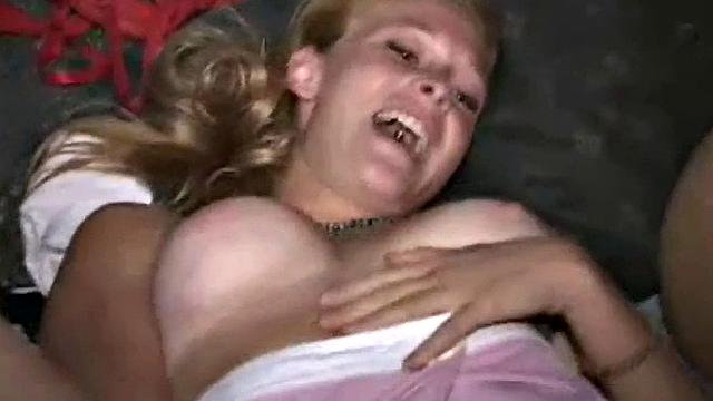 Dick sucking college teen eats cock
