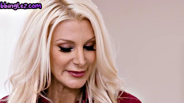 Rimmed MILF enjoys muffdiving busty babes in 3way