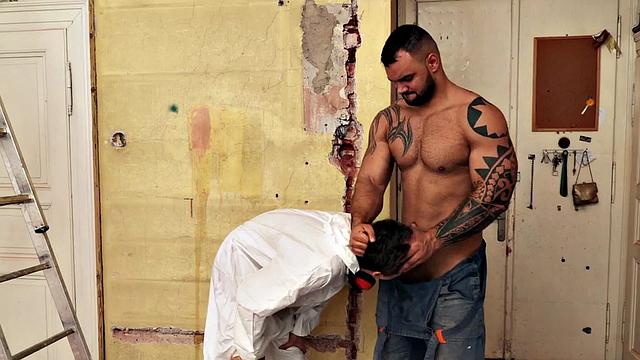 Tattooed hunk fucks twink in anal doggystyle