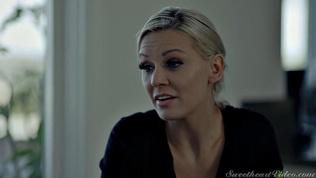 похотливая мачеха лижет киску взрослой падчерицы