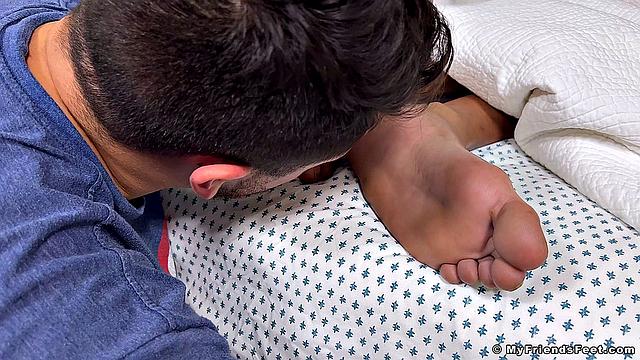Tempo's Ticklish Feet Worshiped - Tempo