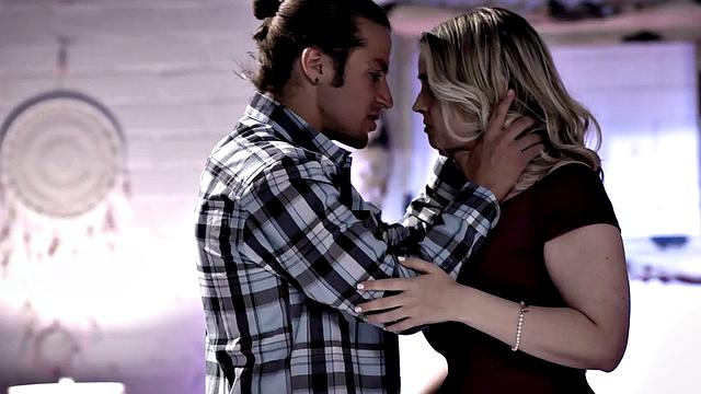 MILF stepmother penetrated in wet pussy by stepson