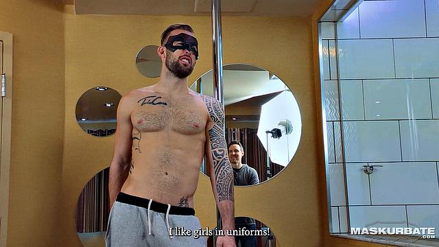 Amateur Big Dicked Hunk Solo - Maskurbate