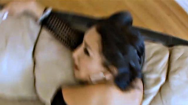 Gonzo amateur cock bouncing