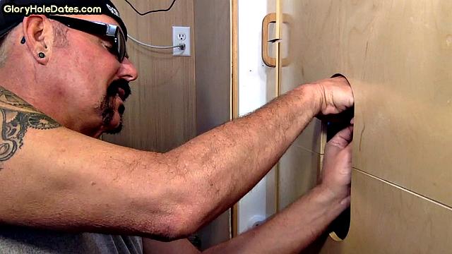 Cumloving mature deepthroating