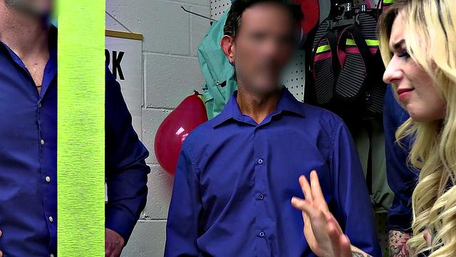 Минкс опять поймали, но штрафовать её бессмысленно - трах решает всё