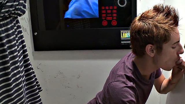 Str8 dude gets gloryhole blowjob and cums on his face