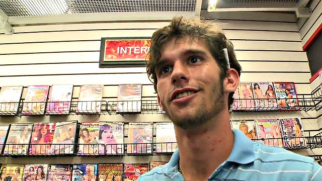 гетеро решил попробовать глори, получил по лицу за смелость