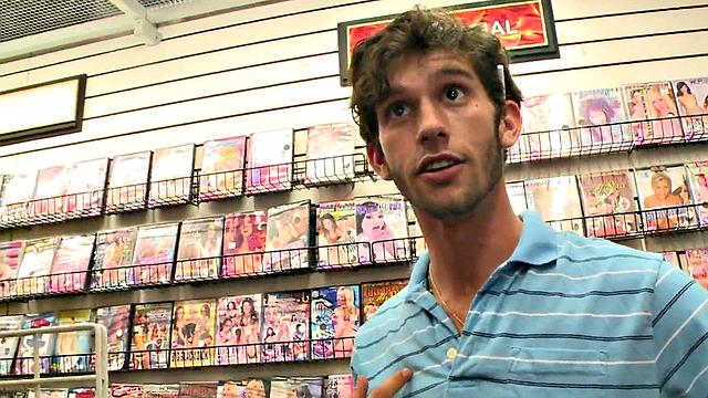 Str8 dude gets gloryhole blowjob and cums on his face