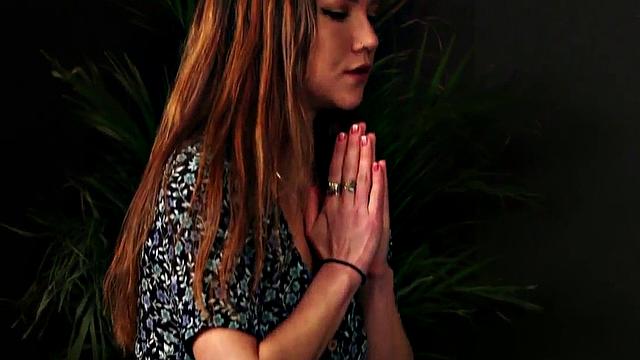 CFNM yoga babe gives her client HJ with cumshot