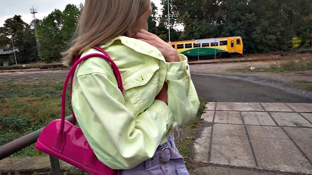 Picked up babe banged doggystyle for cash outdoors