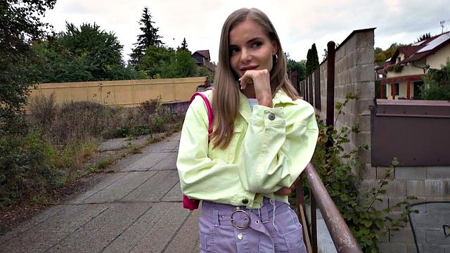 Picked up babe banged doggystyle for cash outdoors