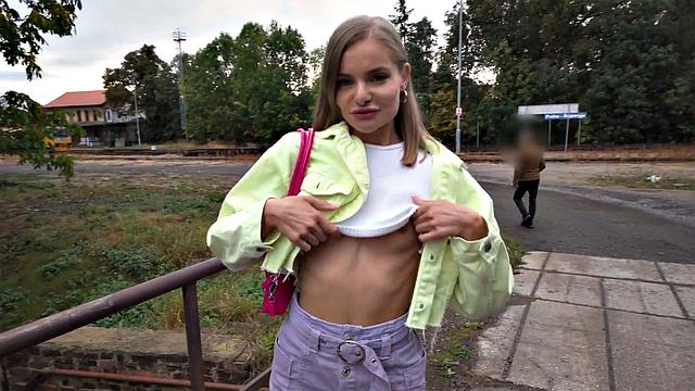 Picked up babe banged doggystyle for cash outdoors
