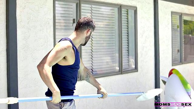 Competing with Mom - S6:E10