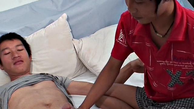 Real Asian barebacking gays enjoy anal sex at home