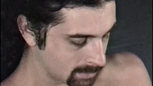 This guy bugged, wanting to do a shoot. I finally agreed, just so he would stop calling. Ron is too much of a queen for this site.