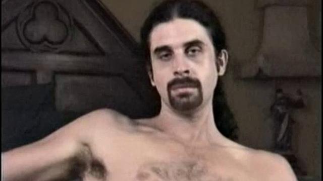 This guy bugged, wanting to do a shoot. I finally agreed, just so he would stop calling. Ron is too much of a queen for this site.