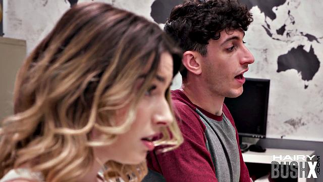 Cumthirsty babes riding lucky guy 3some