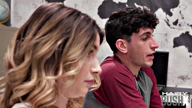 Cumthirsty babes riding lucky guy 3some