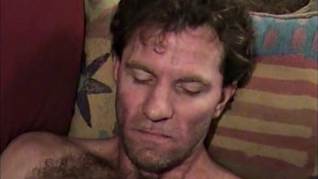 волосатая семья мужиков жадно сосёт член друг другу