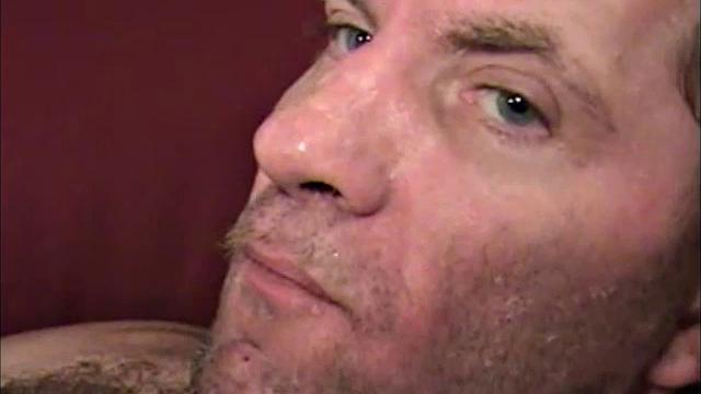 волосатая семья мужиков жадно сосёт член друг другу