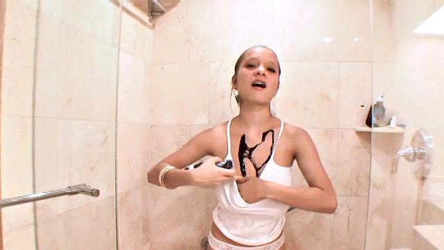 Teen Paris Milan spread chocolate all over the body