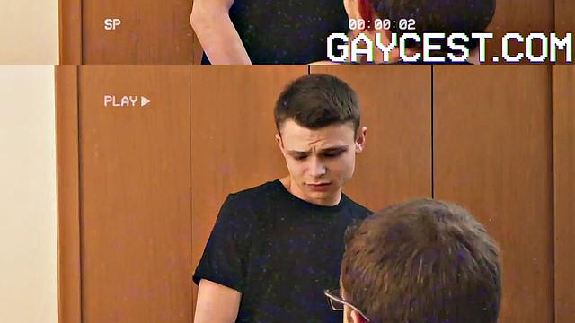 застал соседа на горячем и не удержался от страсти