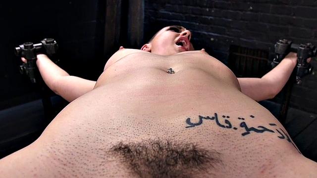 Clothespinned BDSM babe orgasms before whipping