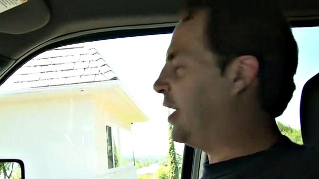 смотри, как шлюха на бдсм-вечеринке сосёт и получает брызги спермы