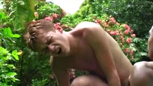 The pool becomes the backdrop for another hot Latino sex scene. The fucking heats up when Pero Coresma sits on Bruno Loronha's huge cock.