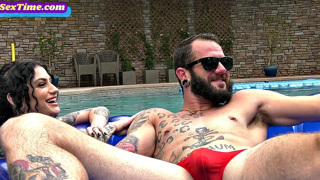 Bisexuals love fucking nympho in tight pussy hole