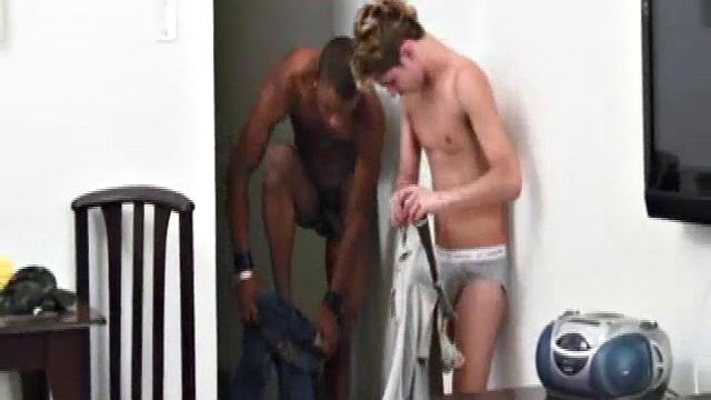 Anibal Ribeiro and Riu Melo can't decide who's on top, so they just go for it