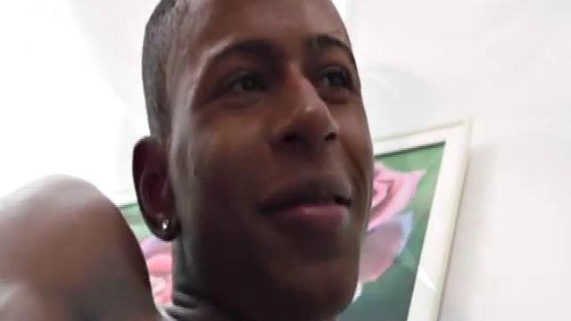 Anibal Ribeiro and Riu Melo can't decide who's on top, so they just go for it