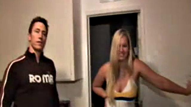 Колледж вечеринка: парни трахают всю ночь