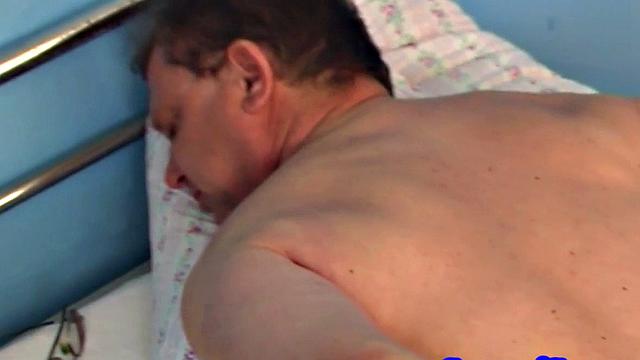 Older man riding twink bareback after getting blown duo