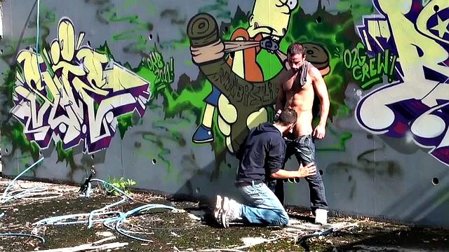 Real outdoor blowjob by European guys