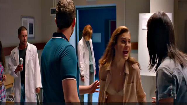 Sophie Skelton video