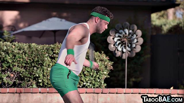 Cute 21yo petite gets pussypounded