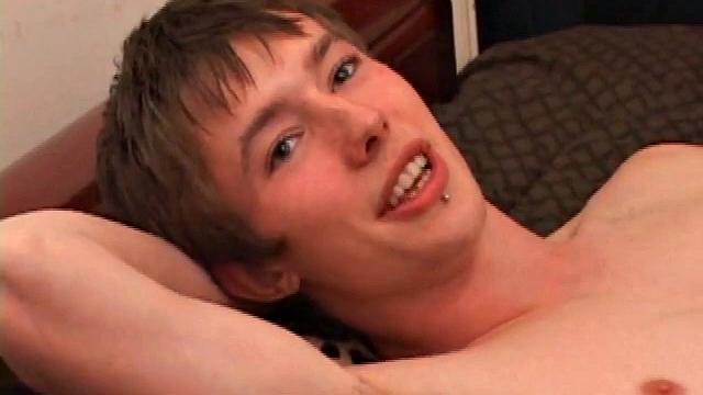 Andrew Patterson Masturbates